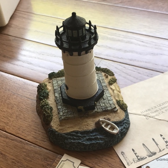 NIB Harbor Lights Edgartown signed w/ COA - Picture 2 of 11